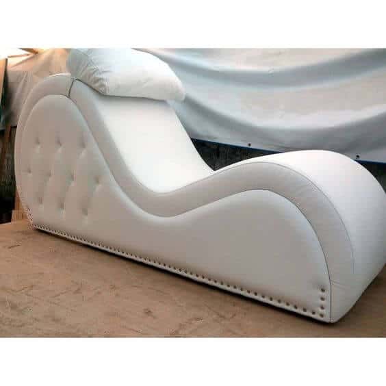 Ghế tình yêu có từ bao giờ? Ưu điểm và tác dụng của ghế tình yêu